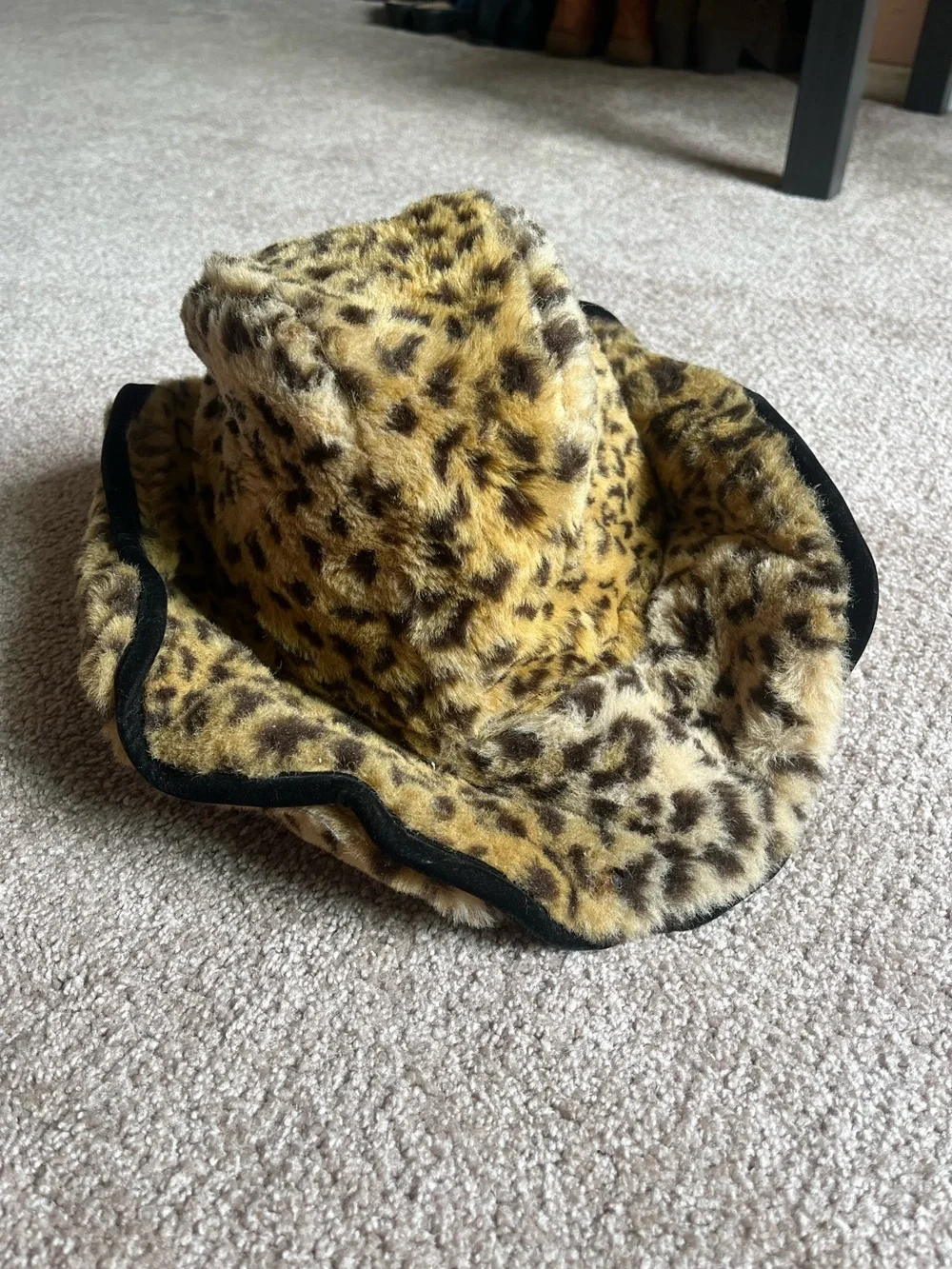VTG 90’s Faux Fur Leopard Print Cowboy Hat - Picture 1 of 6